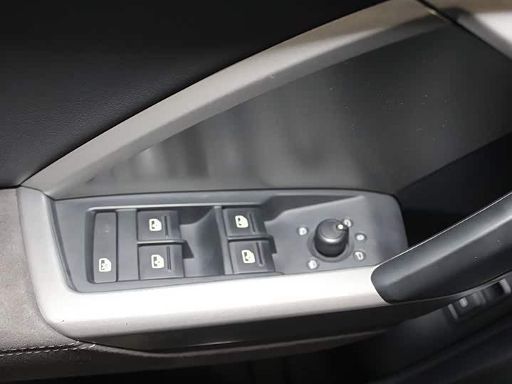 Audi Q3 2019 40 TFSI quattro — фото 12
