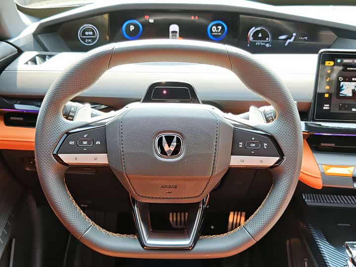 Changan UNI-V 2023 1.5 T — фото 8
