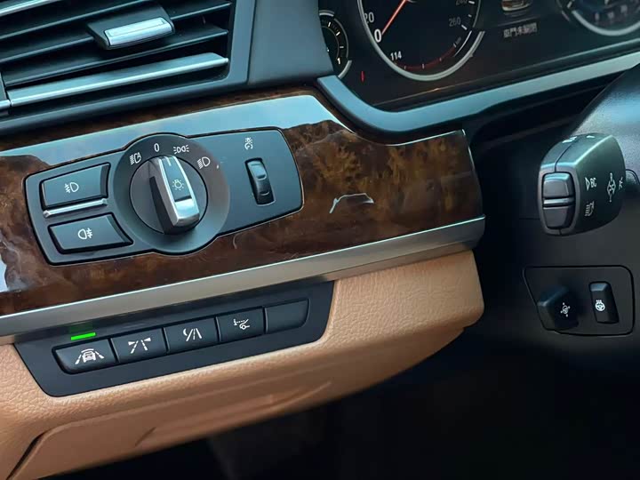 BMW 7-Series 2013 750 Li x Drive — фото 17