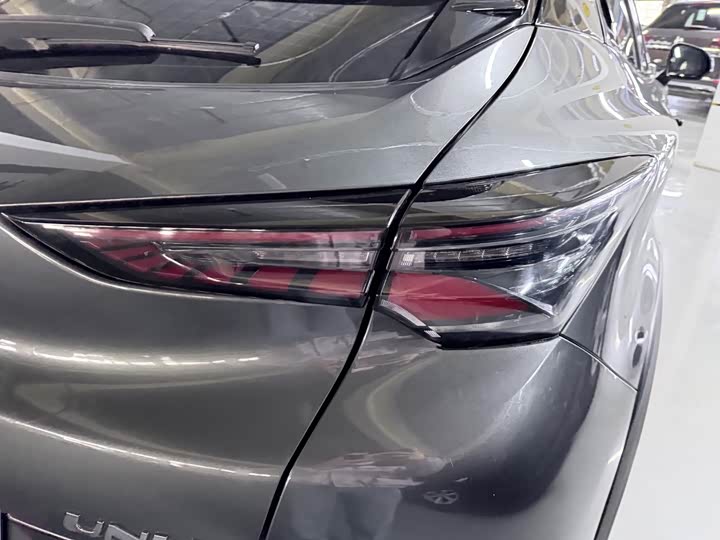 Changan UNI-T 2021 1.5 T Flagship — фото 19