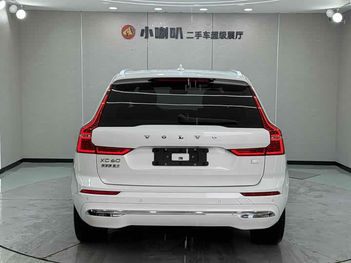Volvo XC60 Hybrid 2024 T 8 PHEV 4 WD — фото 4