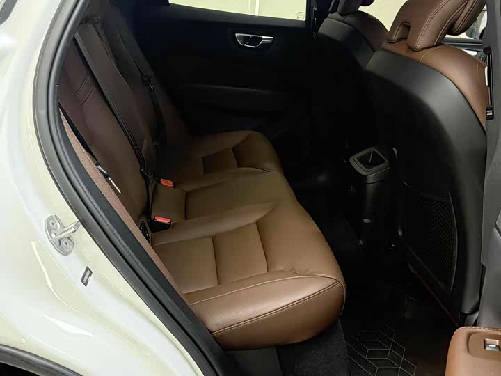 Volvo XC60 Hybrid 2024 T 8 PHEV 4 WD — фото 31