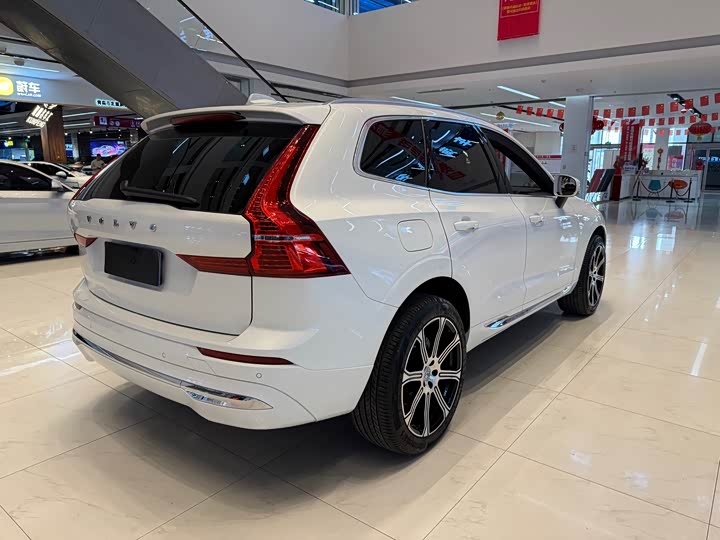 Volvo XC60 2024 B 5 4 WD — фото 4