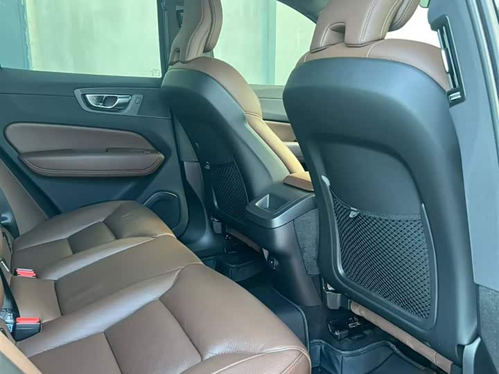 Volvo XC60 2024 B 5 4 WD — фото 14