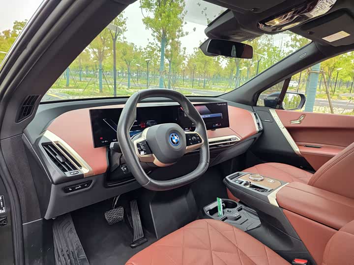 BMW i 2022 x Drive 50 — фото 21