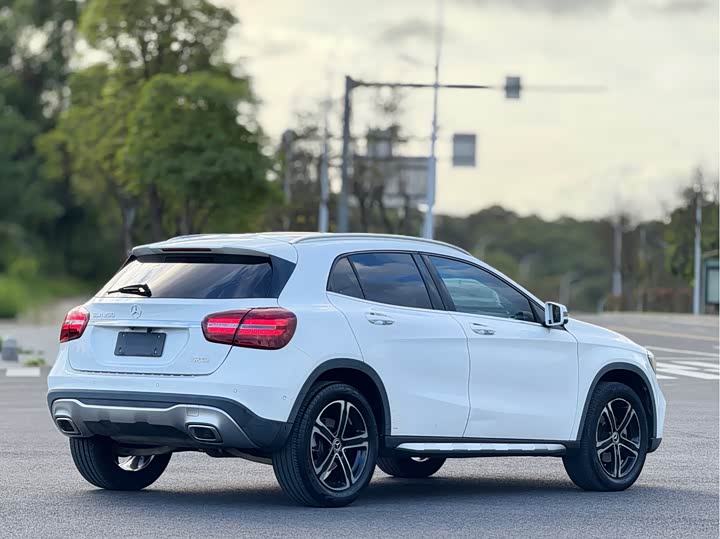Mercedes-Benz GLA 2018 GLA 200 — фото 14
