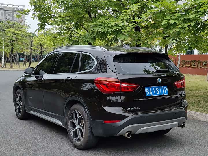 BMW X1 2018 x Drive 20 Li — фото 4