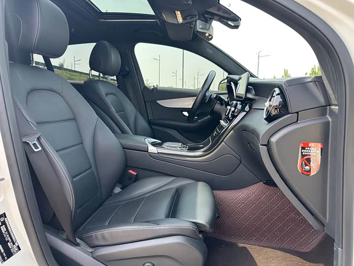 Mercedes-Benz GLC 2020 GLC 260 4 MATIC SUV — фото 7
