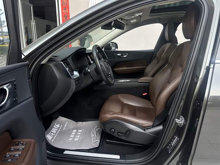 Volvo XC60 2020 T 5 4 WD — фото 9