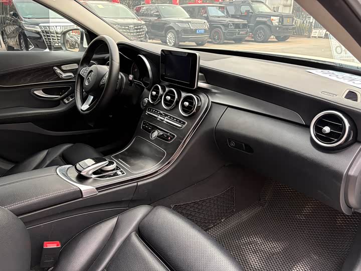 Mercedes-Benz C-Class 2018 C 200 L — фото 16