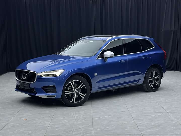 Volvo XC60 2018 T 5 4 WD — фото 1