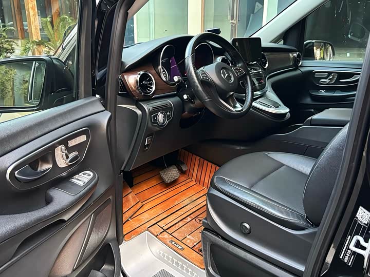 Mercedes-Benz V-Class 2021 V 260 — фото 4