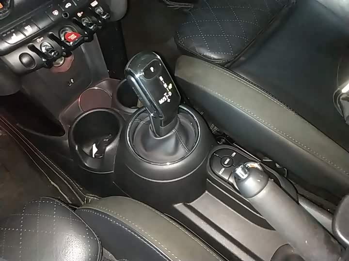 MINI Hatch — фото 14