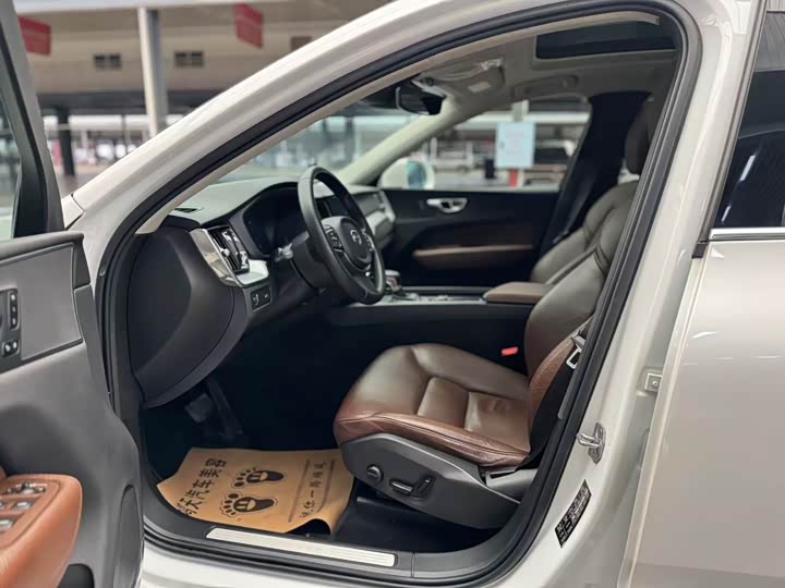 Volvo XC60 2019 T 5 4 WD VI — фото 5