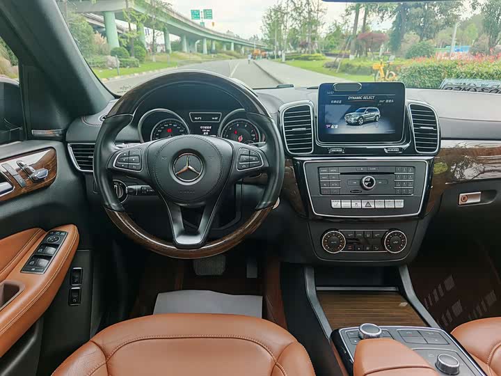 Mercedes-Benz GLS 2018 GLS 400 4 MATICLuxury — фото 9