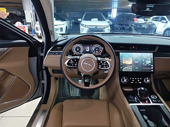 Jaguar XFL 2024 2.0 T P 250 2 WD — фото 11