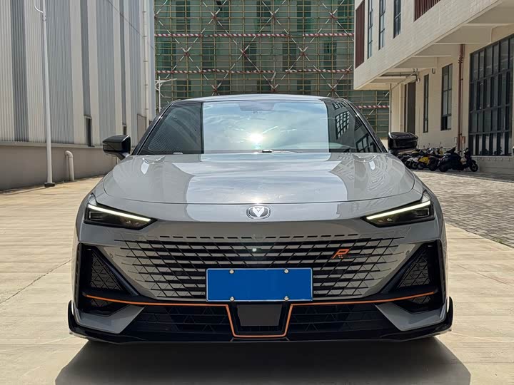 Changan UNI-V 2022 1.5 T — фото 2