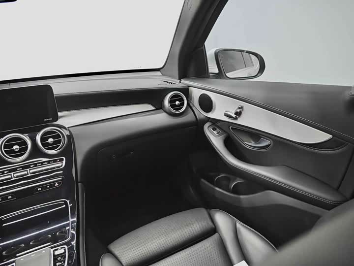 Mercedes-Benz GLC 2020 GLC 260 L 4 MATIC — фото 27