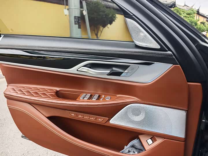 BMW 7-Series 2019 740 Li x Drive M — фото 13