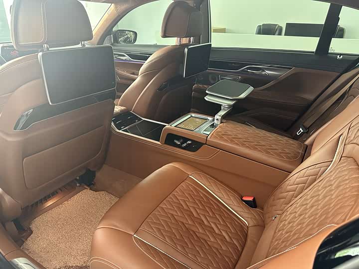 BMW 7-Series 2021 740 Li x Drive M — фото 10