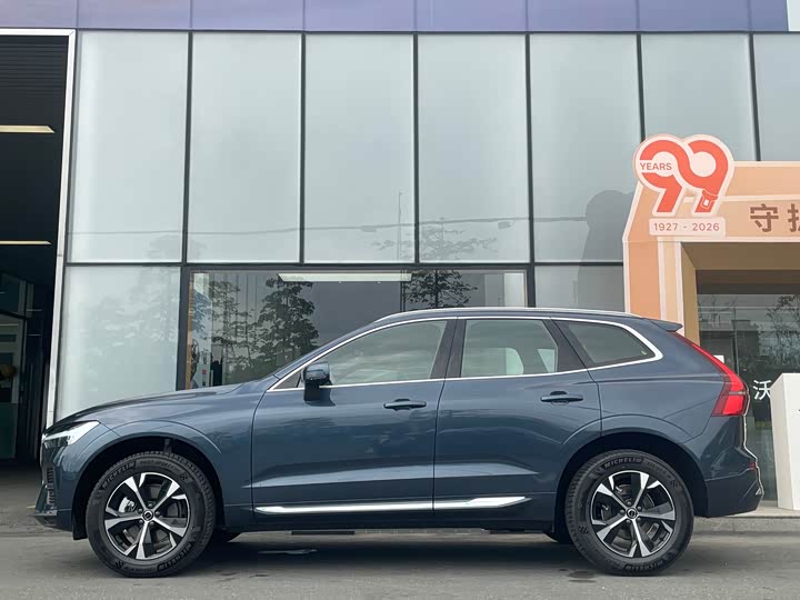 Volvo XC60 2026 B 5 4 WD — фото 12
