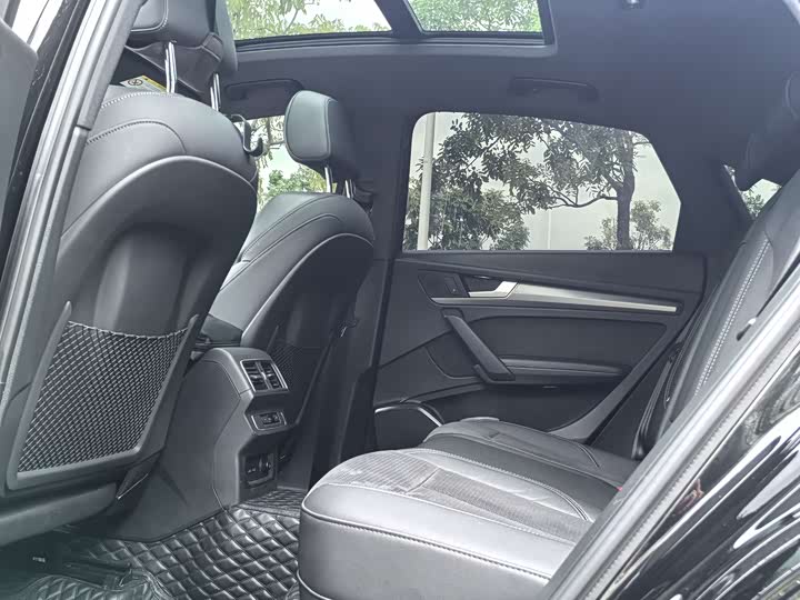 Audi Q5L Sportback 2022 40 TFSI Luxury — фото 8