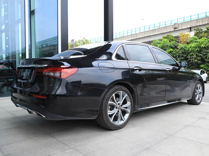 Mercedes-Benz E-Class 2021 E 300 L Luxury — фото 12