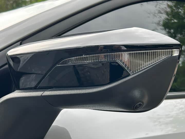Changan UNI-V 2024 1.5 T Sport — фото 7