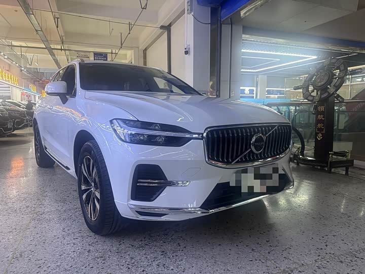 Volvo XC60 2023 B 5 4 WD — фото 3