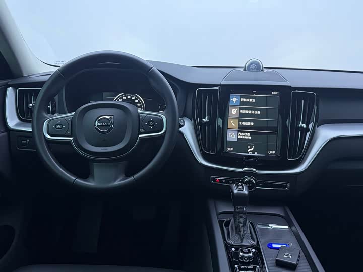 Volvo XC60 2018 T 5 4 WD — фото 13