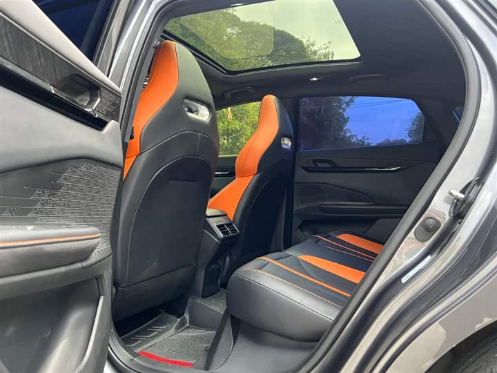 Changan UNI-V 2024 1.5 T Premium — фото 10