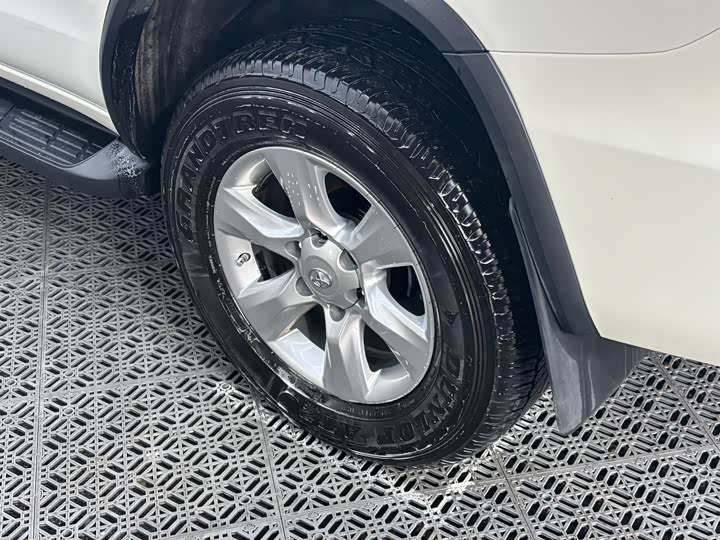Toyota Fortuner 2017 2.7 L — фото 27