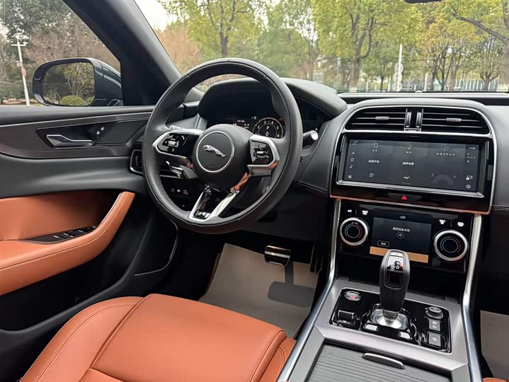 Jaguar XEL 2023 2.0 T 250 PS R-DYNAMIC S — фото 8