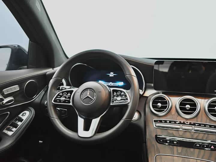 Mercedes-Benz GLC 2020 GLC 260 L 4 MATIC Luxury — фото 24