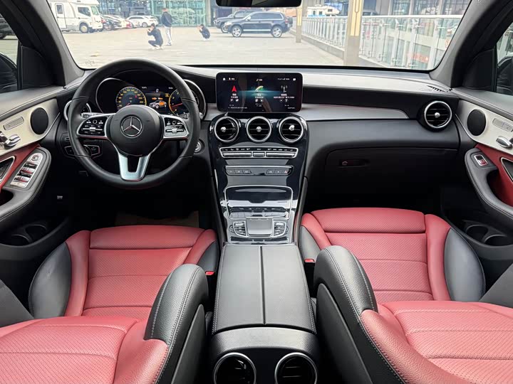 Mercedes-Benz GLC 2023 GLC 260 4 MATIC SUV — фото 17