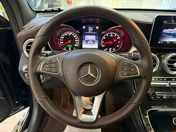 Mercedes-Benz GLC 2017 GLC 260 4 MATIC — фото 6