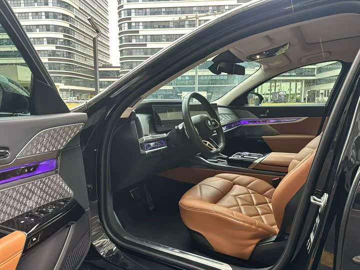 BMW 7-Series 2023 740 Li Leading — фото 4