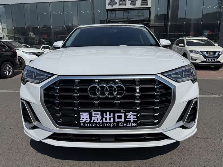 Audi Q3 2022 35 TFSI — фото 2