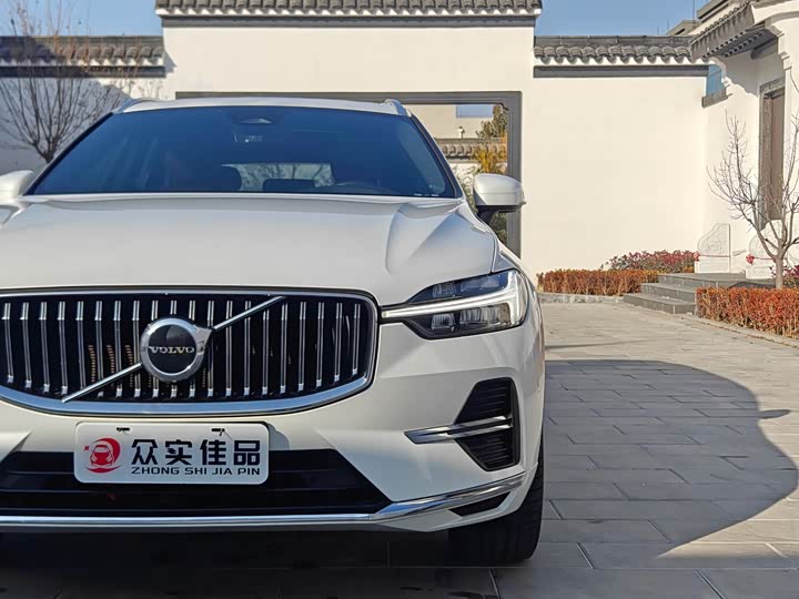 Volvo XC60 2022 B 5 4 WD — фото 22