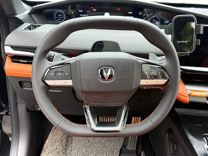Changan UNI-V 2023 1.5 T — фото 7