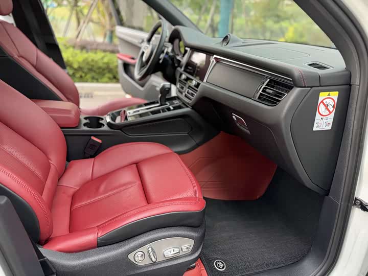 Porsche Macan 2022 Macan 2.0 T — фото 6