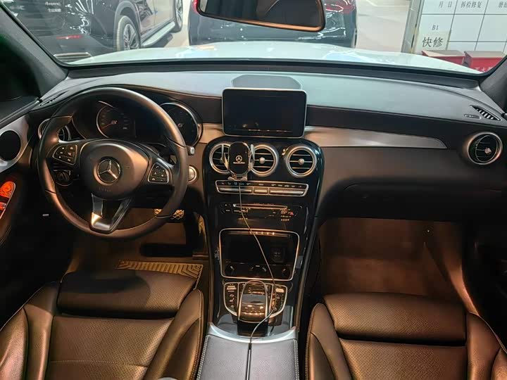 Mercedes-Benz GLC 200 L 4MATIC — фото 16