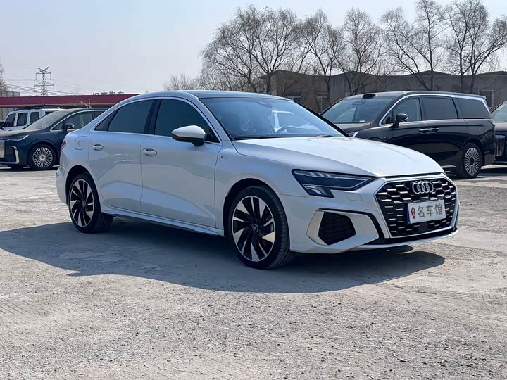 Audi A3 2023 A 3 L Limousine 35 TFSI Sport — фото 3