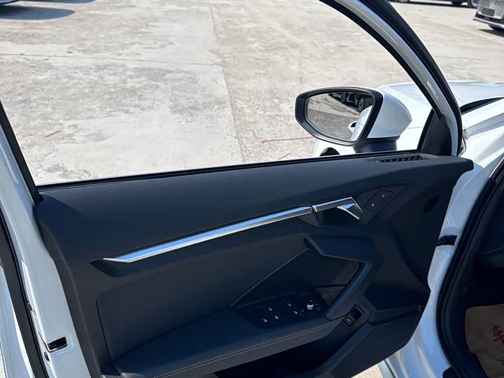 Audi A3 2023 A 3 L Limousine 35 TFSI Sport — фото 10