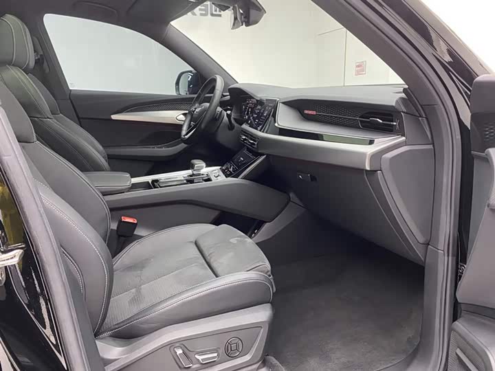 Audi Q6 2023 45 TFSI quattro — фото 18