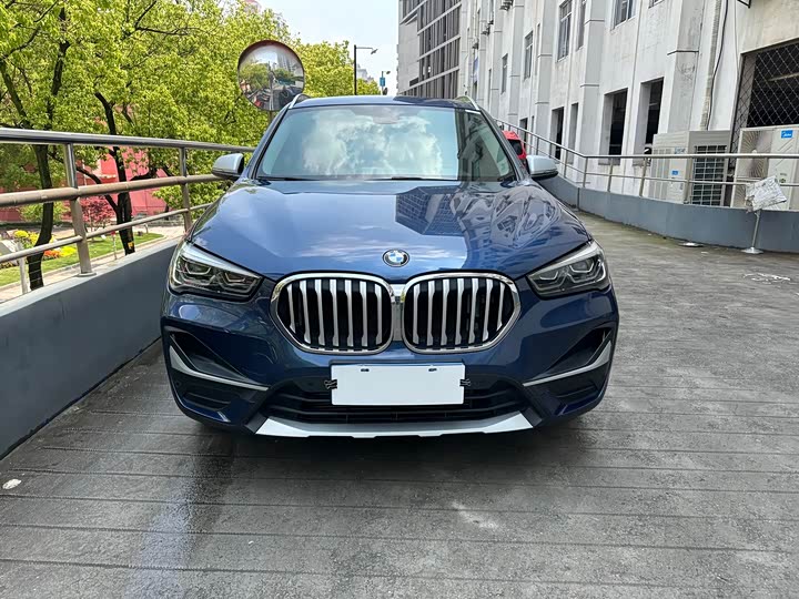 BMW X1 2021 s Drive 20 Li — фото 2