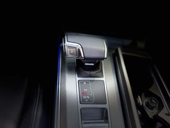 Audi A6L 2025 45 TFSI + — фото 13