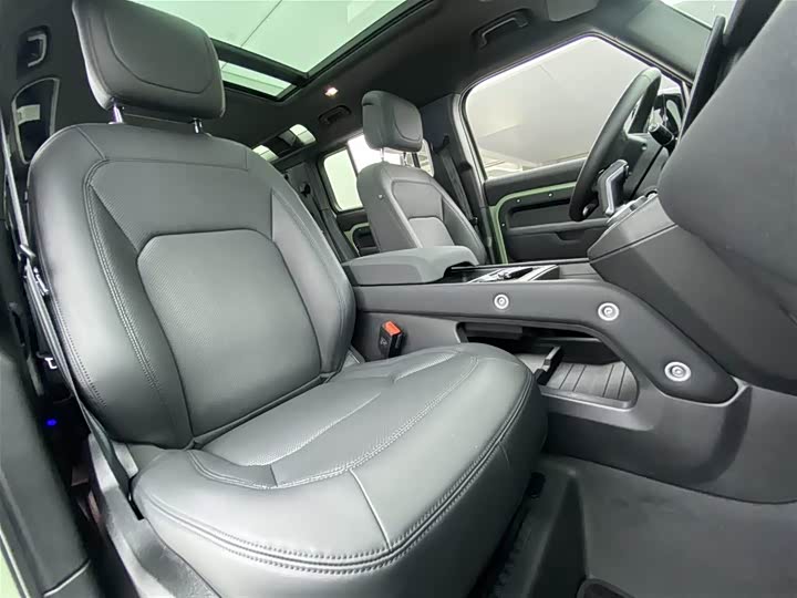 Land Rover Defender — фото 10