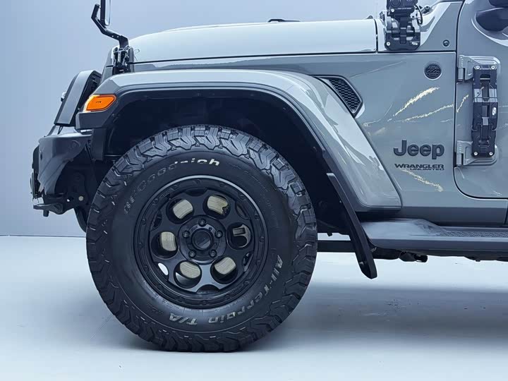 Jeep Wrangler — фото 10