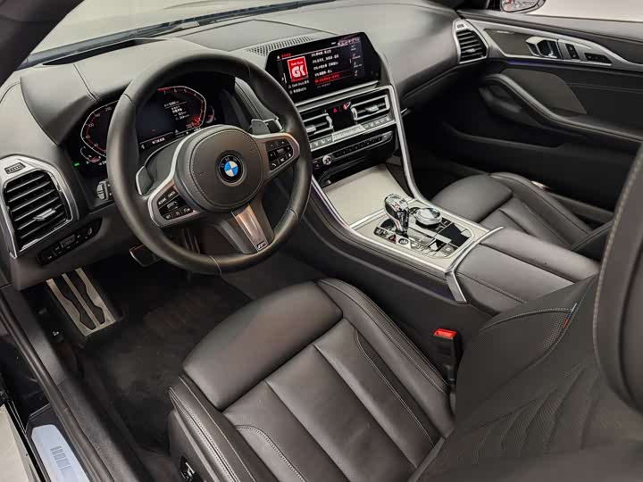 BMW 8-Series 2019 840i M — фото 11